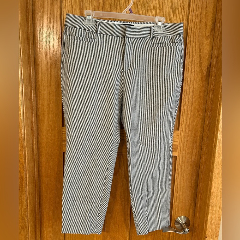 Banana‎ Republic Gray White Pinstripe Women's Pants Size 10